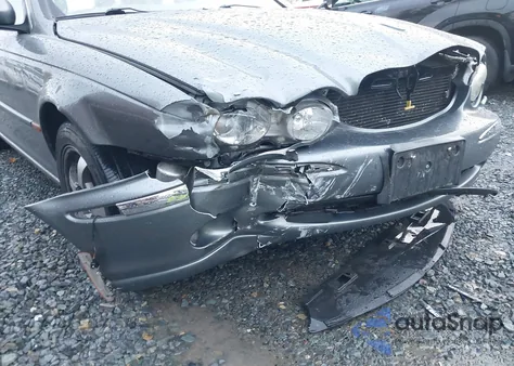 2003 Jaguar X-Type 2.5 from USA, damaged, VIN SAJEA51D53XD43386